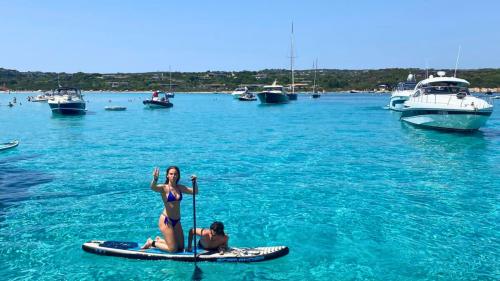 Sosta in SUP nel mare del sud della Corsica