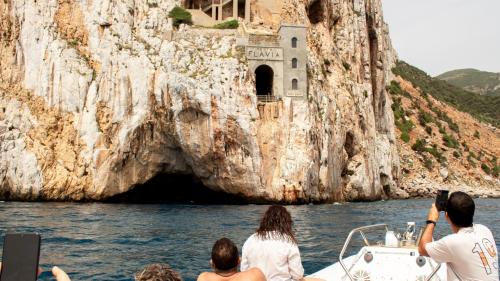 Anlegestelle für Schlauchboote vor dem Porto Flavia