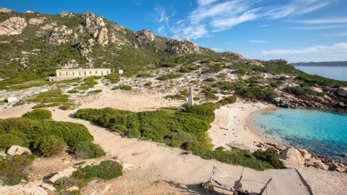 Spiaggetta al lato di Cala Corsara