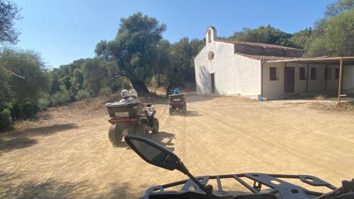 Parada en la pequeña iglesia de San Lussurio