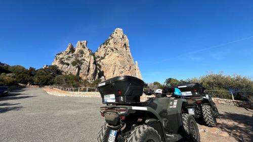 Parada de quads cerca de Pedralonga