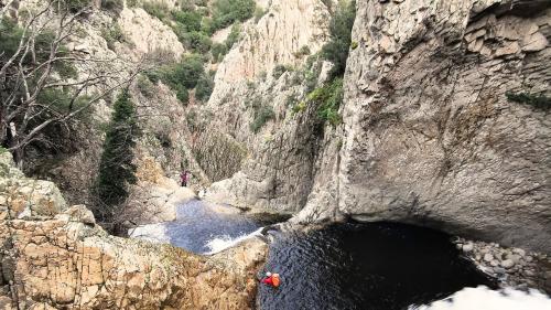 Piricanes Wasserfälle für geführte Canyoning-Erfahrung