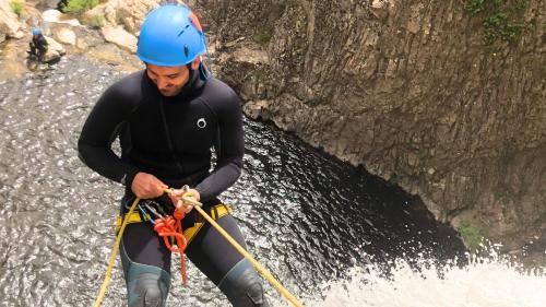 Rope descent of the Piricanes Falls with a guide