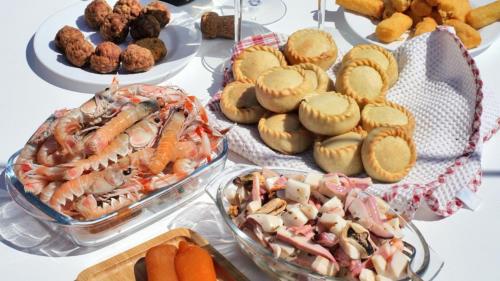 Refreshments aboard the sailing ship in Costa Smeralda