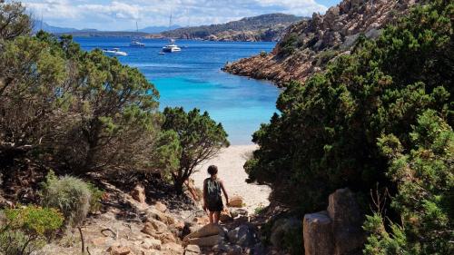 Arrivo alla spiaggia di Cala Coticcio