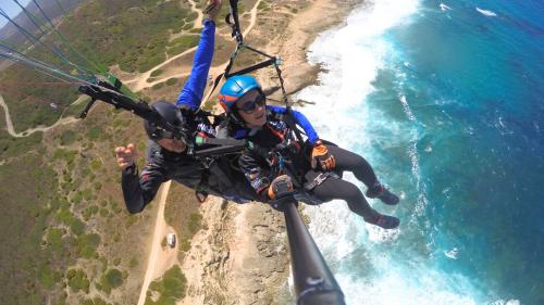 Tandemflug mit dem Gleitschirm in Castelsardo