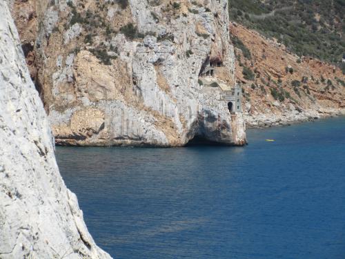 Blick auf Porto Flavia vom Pan di Zucchero aus