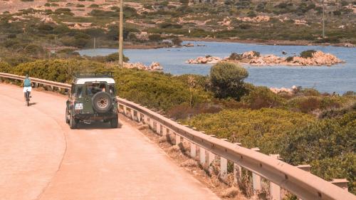 Fuoristrada e costa dell'Asinara